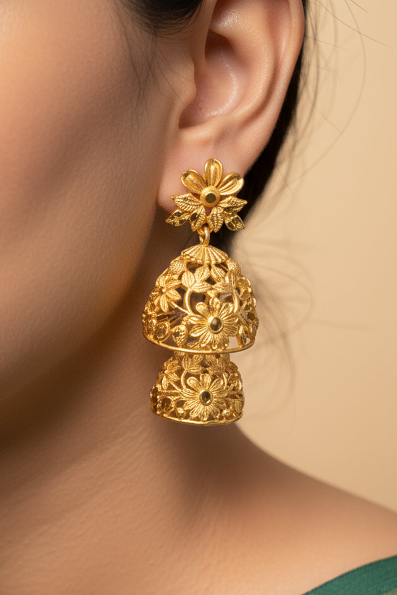 Gold Plated Heavy Weight Necklace With Flower Design