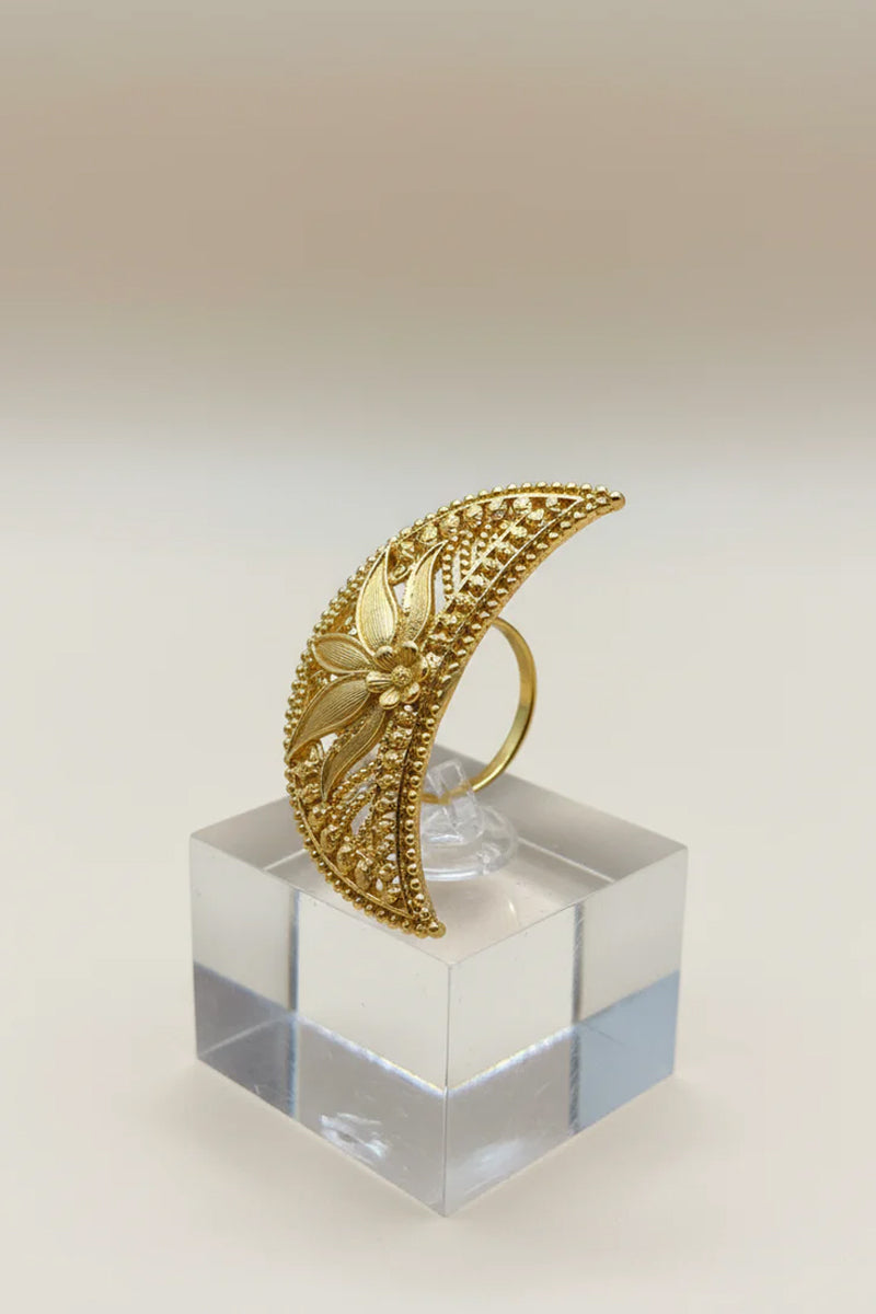 Chand Shape Ring With Flower Motif Design