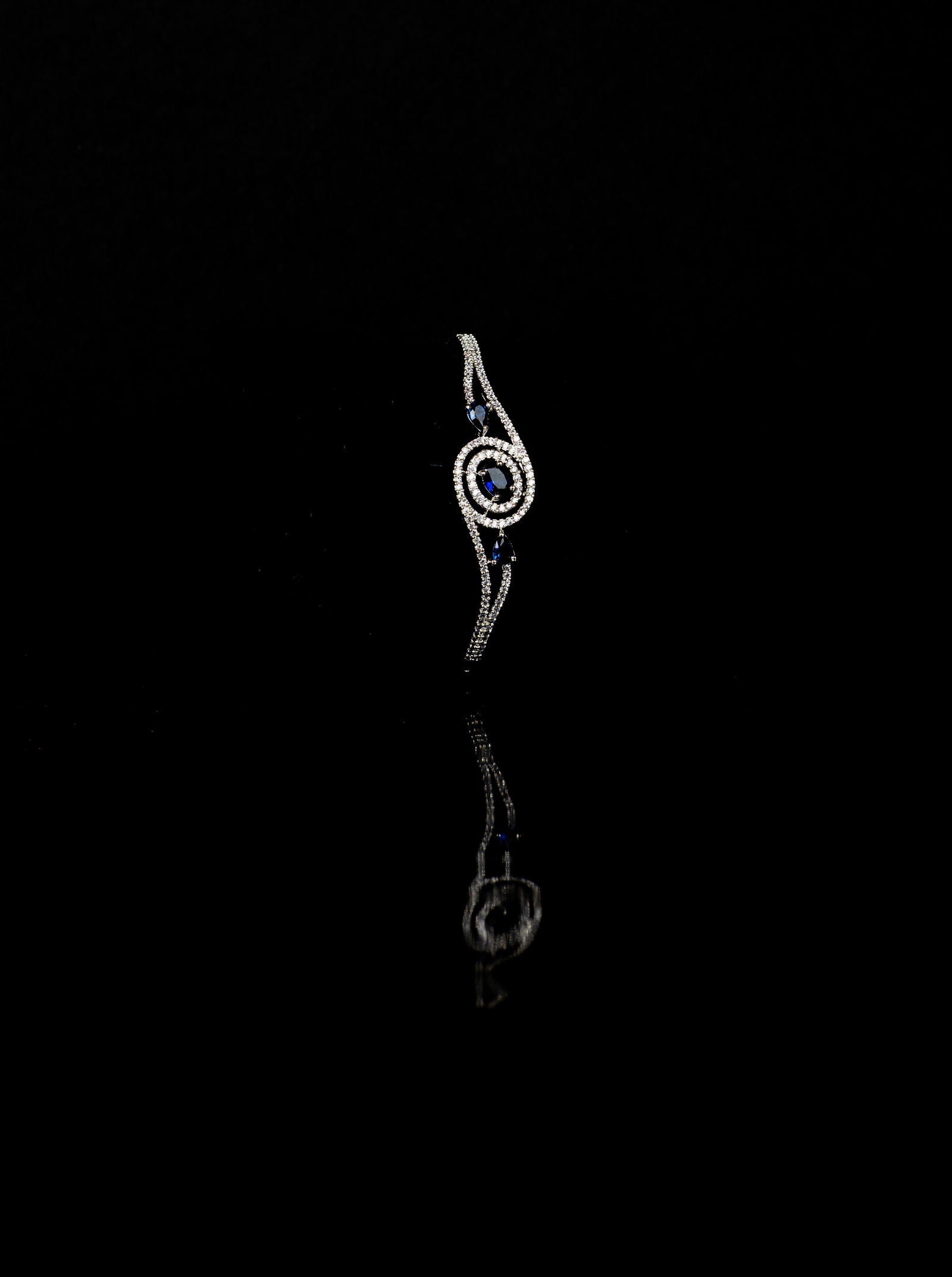 Elegant Blue AD Bracelet - Mayrake.in