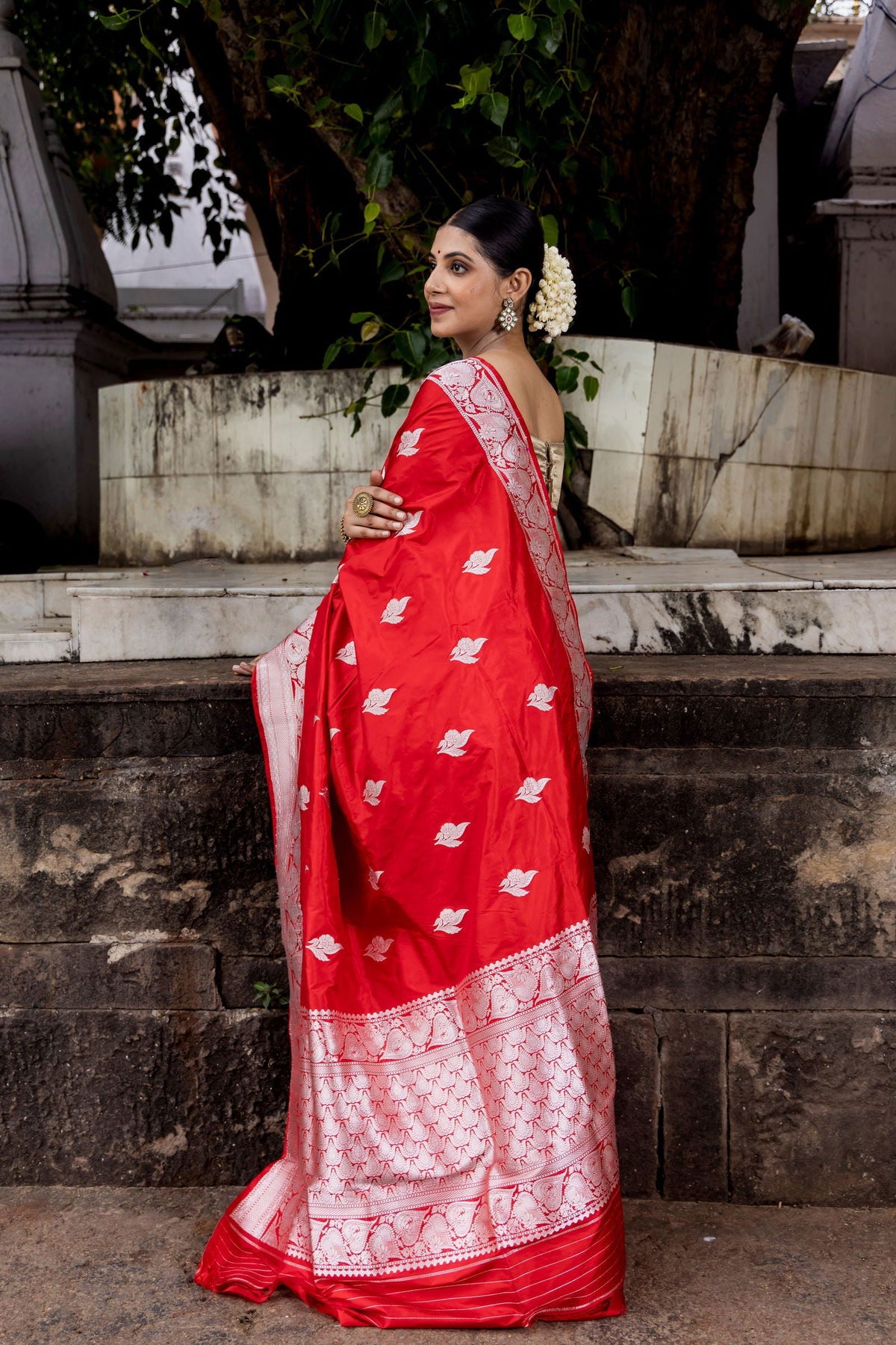Handloom Red Pure Katan Silk Banarasi Saree