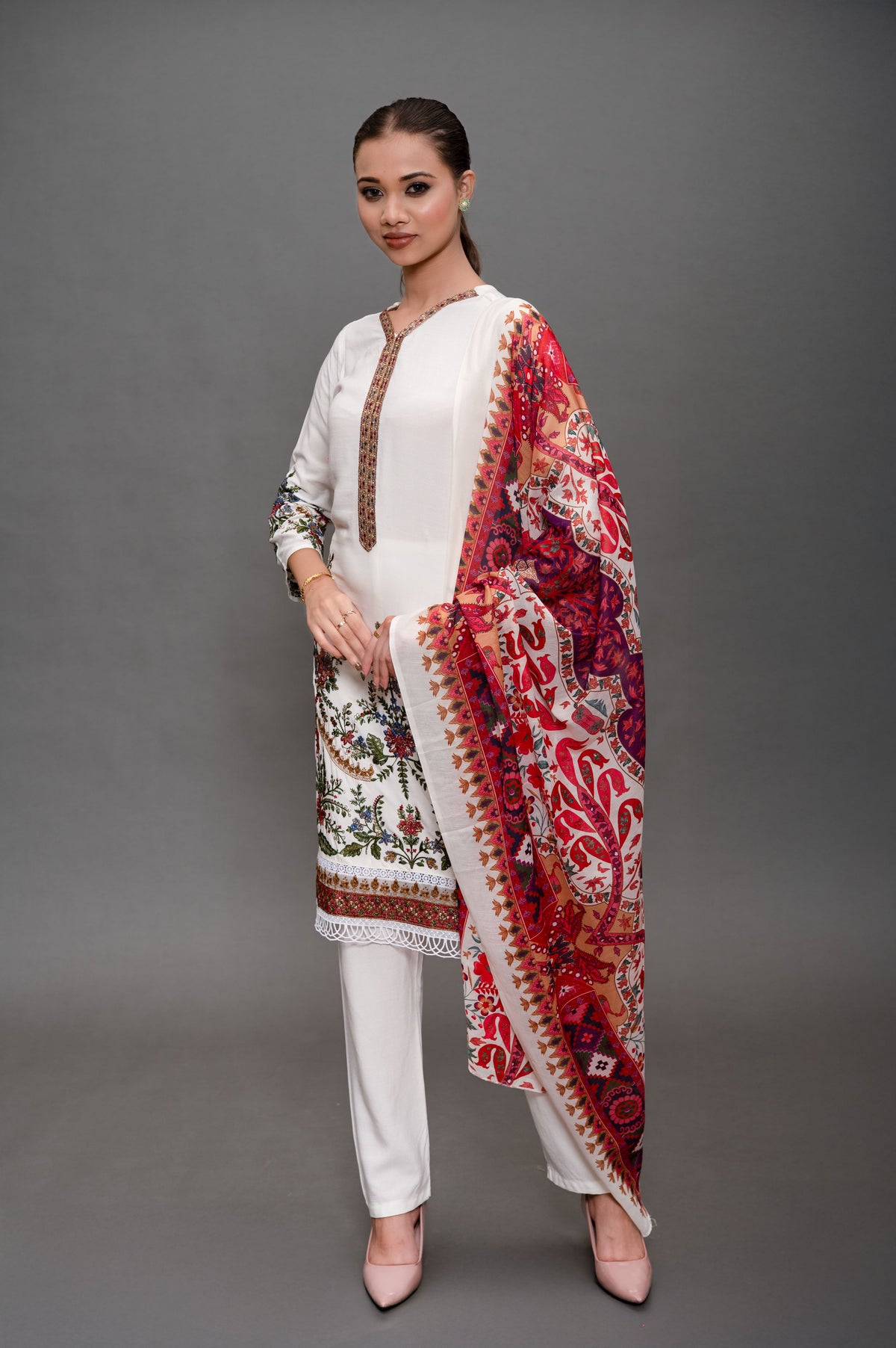 White Rayon Lawn Suit Set Digital Print With Embroidery