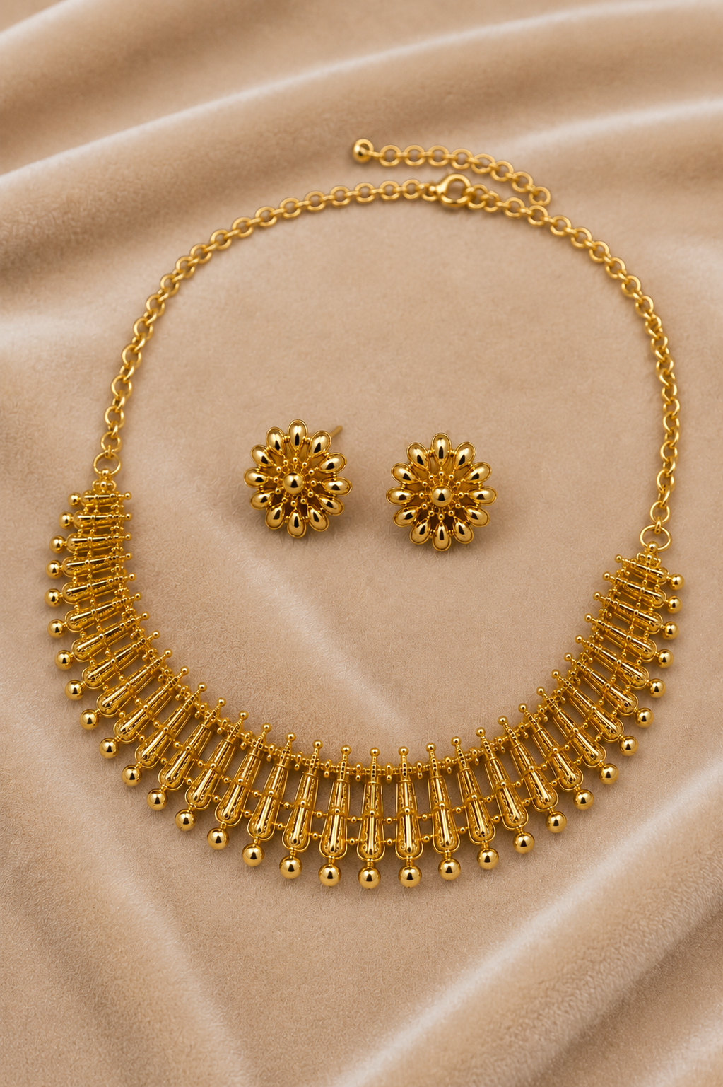 18K Gold Polished Traditional South Indian Style Gold-Plated Temple Necklace Set