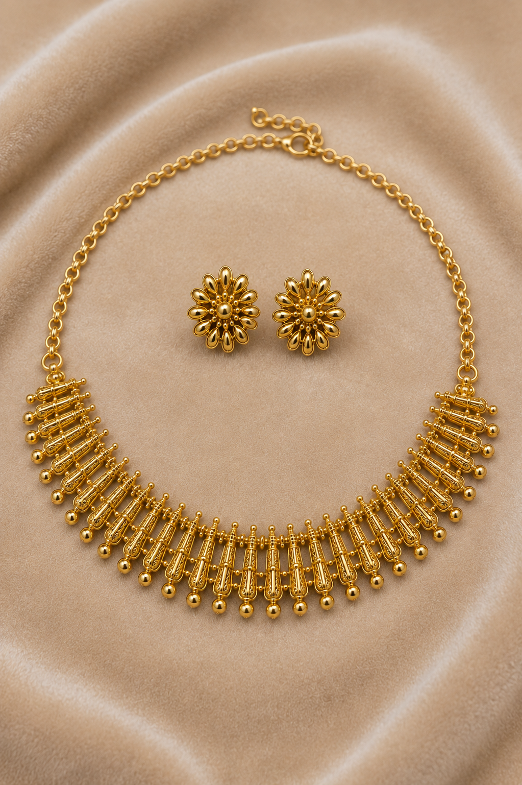 18K Gold Polished Traditional South Indian Style Gold-Plated Temple Necklace Set