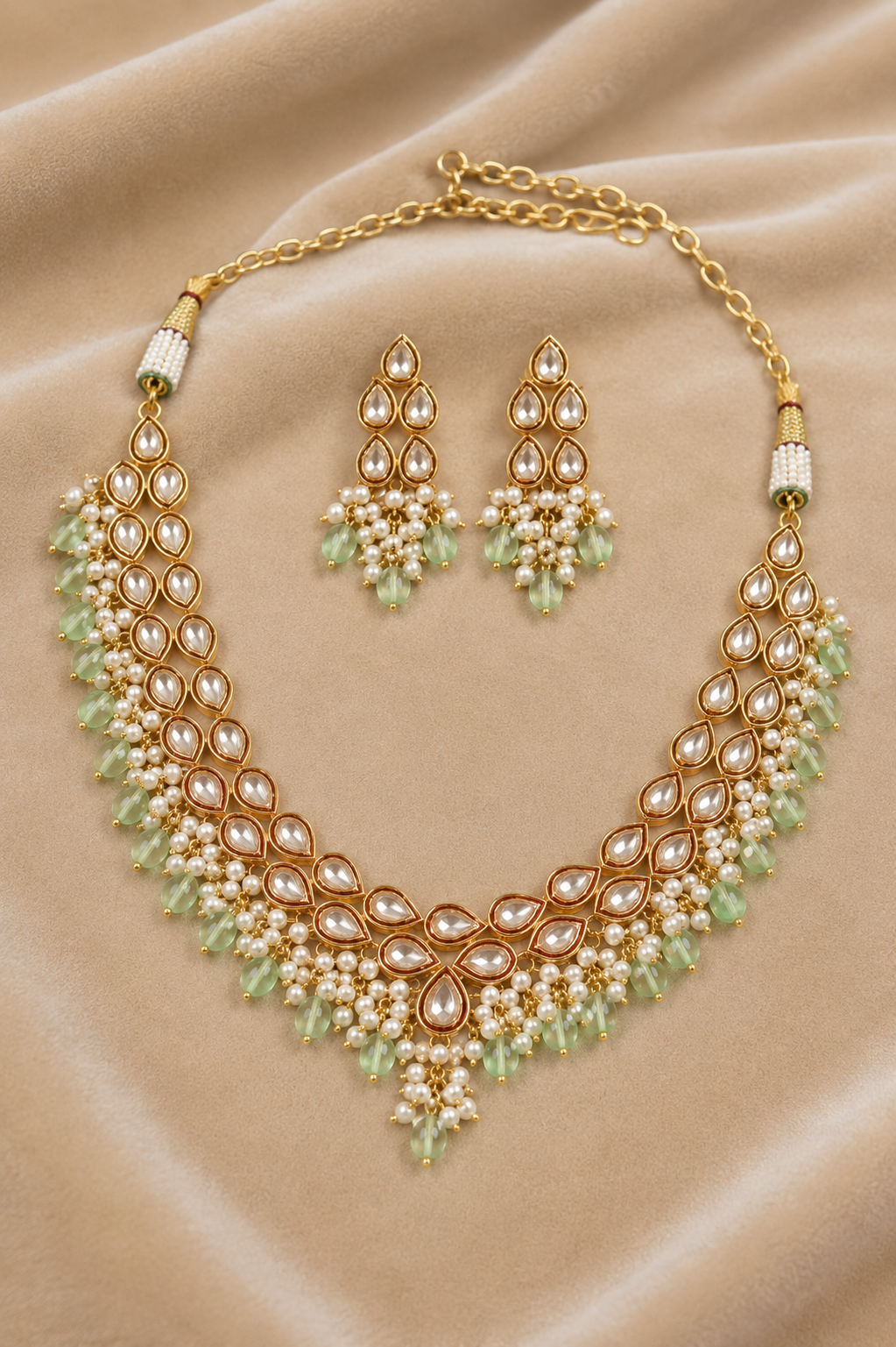 Gold Finish Kundan Necklace Jewellery with Beads and Pearls