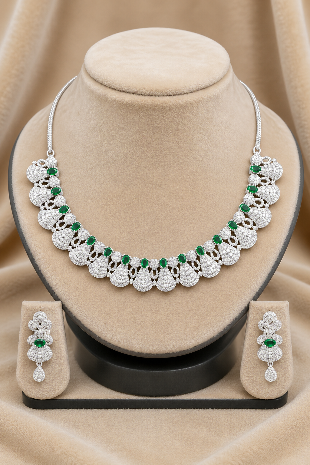 Green Square-Cut Stone Necklace Set with Layered Diamond Fan Motif
