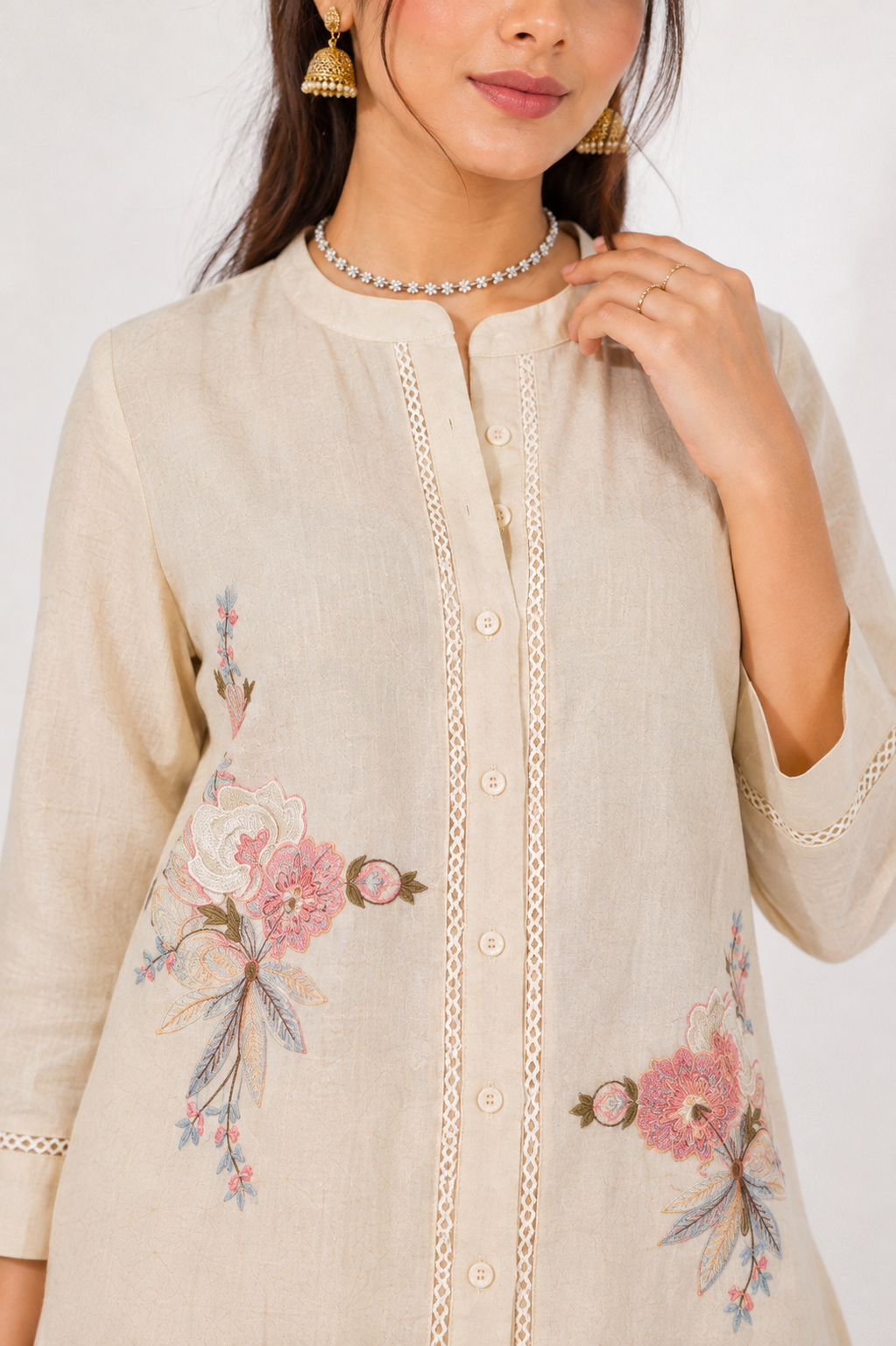 Off White Mal Cotton Co-Ord Set with Floral Thread Embroidery & Lace Work