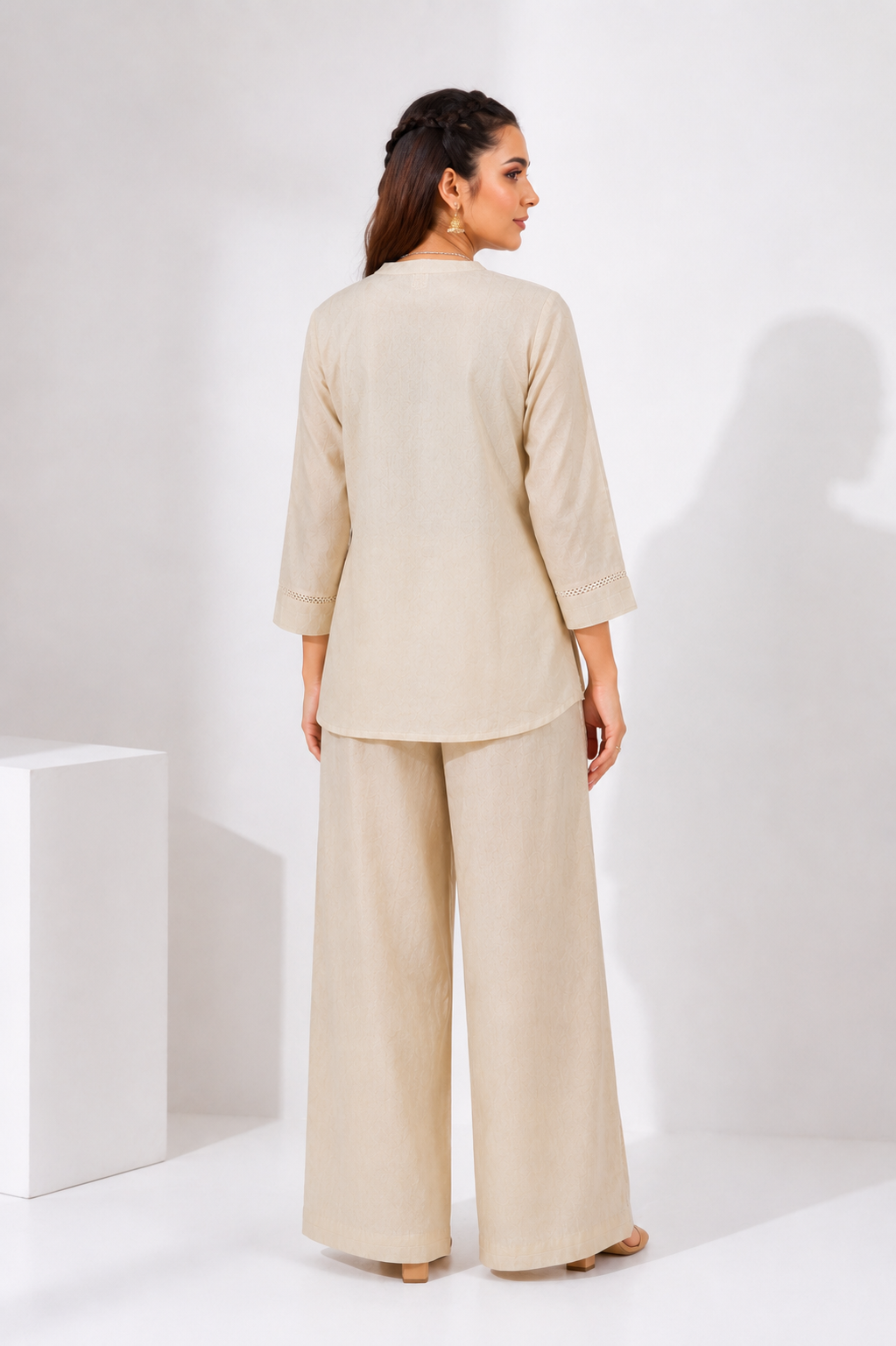 Off White Mal Cotton Co-Ord Set with Floral Thread Embroidery & Lace Work