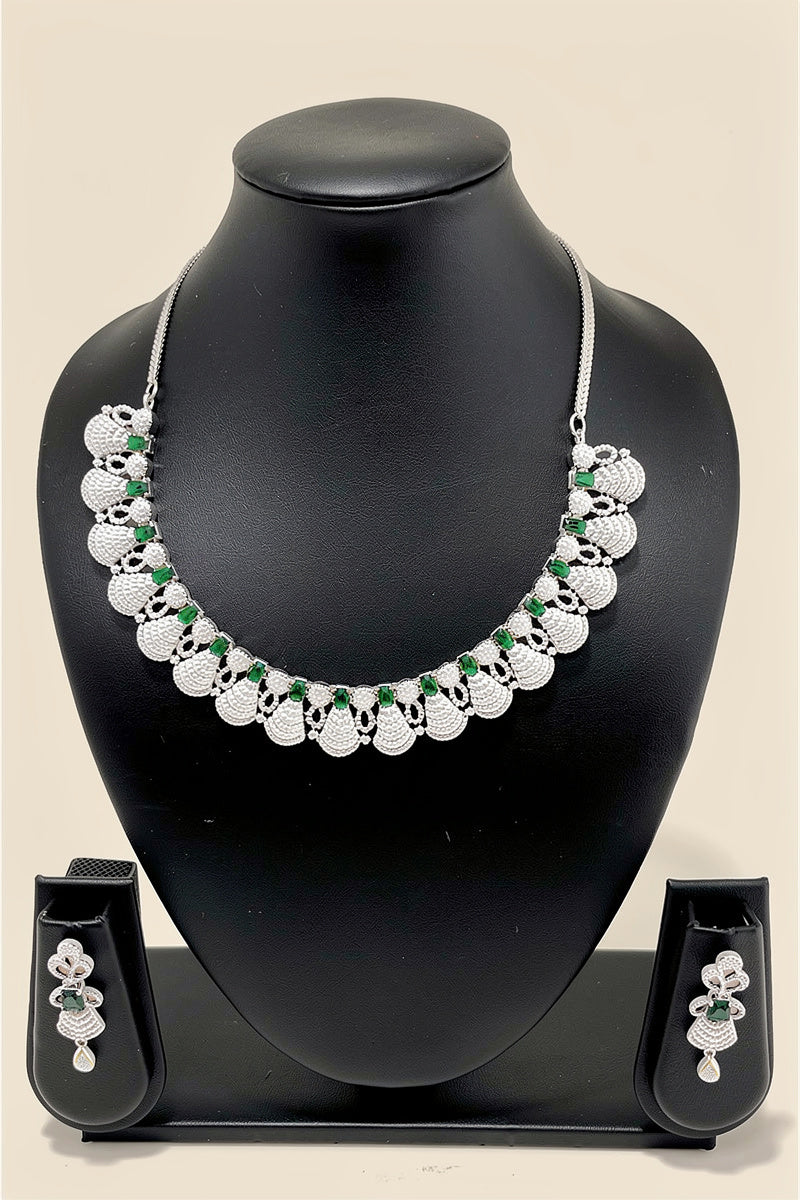 Green Square-Cut Stone Necklace Set with Layered Diamond Fan Motif