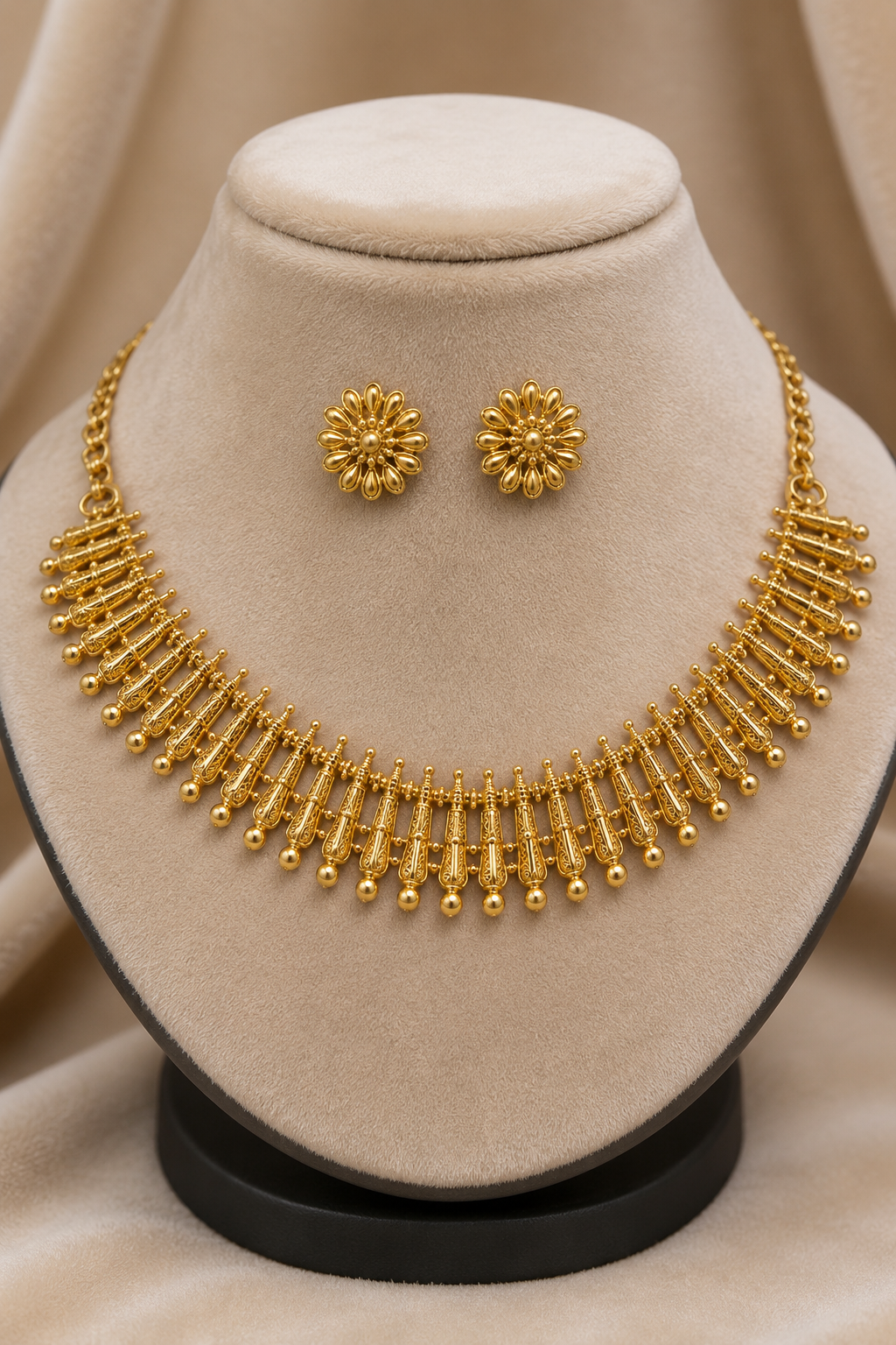 18K Gold Polished Traditional South Indian Style Gold-Plated Temple Necklace Set