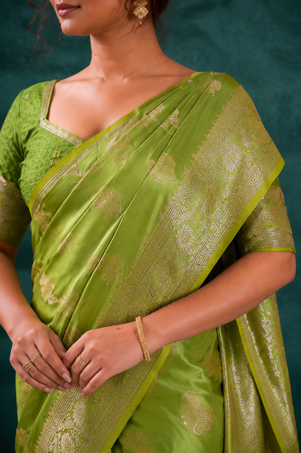 Mehendi Green Banarasi Satin Silk Rich Pallu Saree with Silver Zari Weaving Detailing