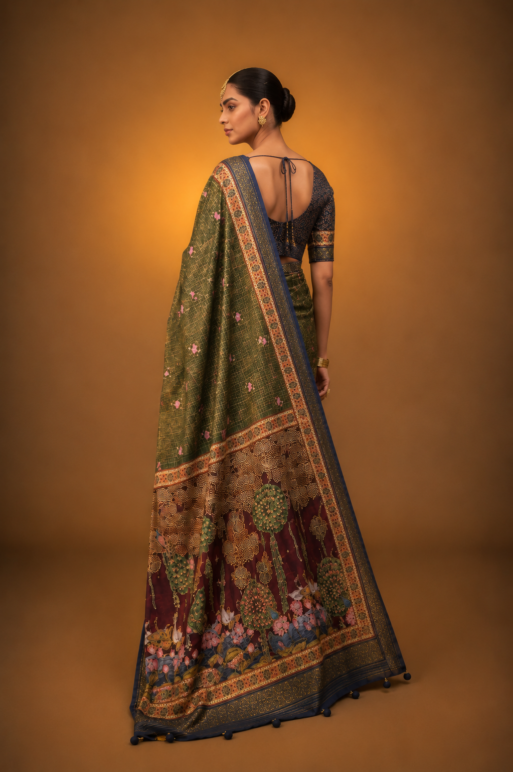 Mehndi Green Raw Silk Saree with Floral Motifs